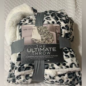 LIFE COMFORT THE ULTIMATE THROW LUXURIOUS FAUX REVERSING TO PLUSH 60X70" NEW